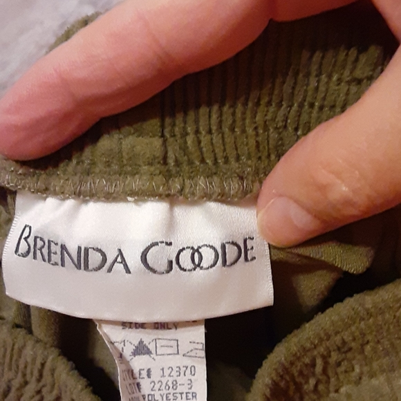 3 piece suit size Medium - Picture 10 of 11